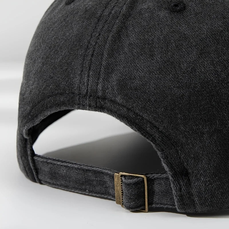 Unisex Soft-Top Baseball Cap with a Fun Goose Cage Print, Adjustable Size, Perfect for Outdoor Sports And Casual Wear, Breathabl